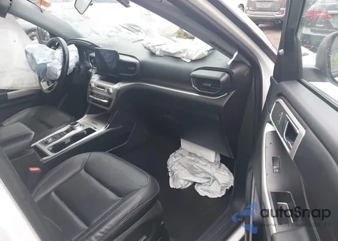 2022 Ford Explorer Xlt z USA, uszkodzony, nr VIN 1FMSK8DH3NGC04304